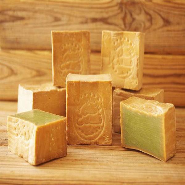 افضل صابونة الكركم نفرتاري Turmeric Nefertari Soap