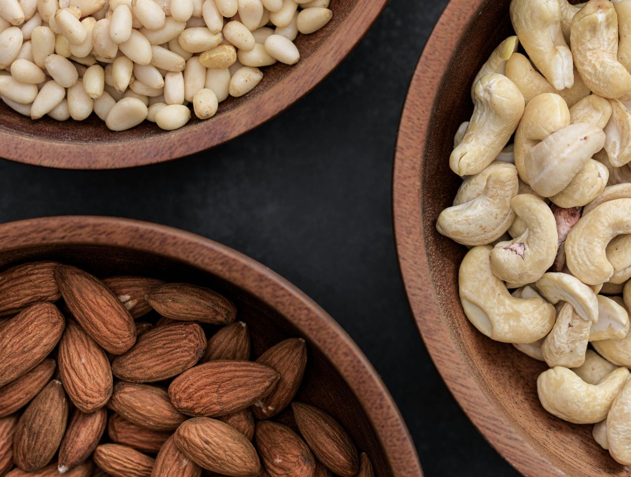 ما هي المكسرات المحمصة وما فوائدها الصحية؟